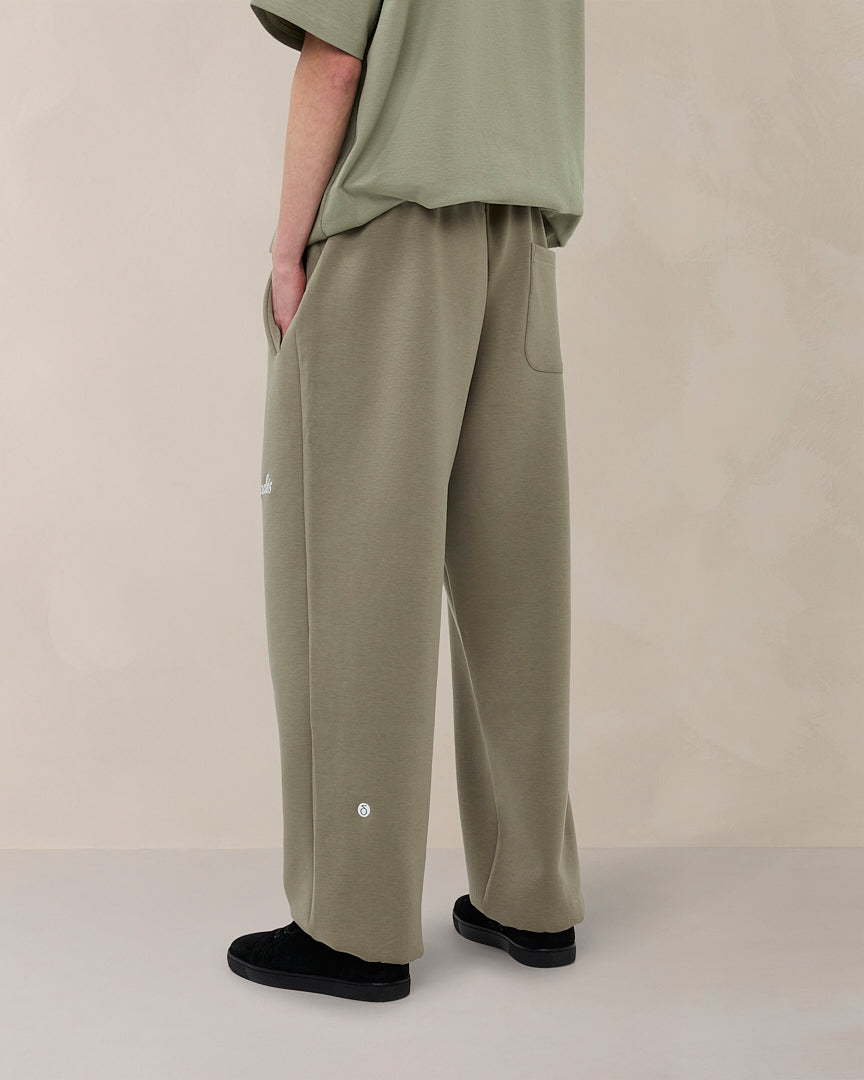 Signature Oversized Jogger Soft Sage