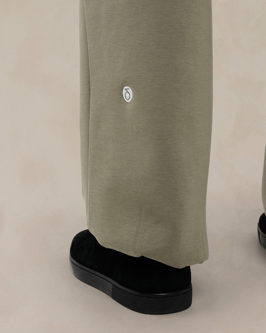 Signature Oversized Jogger Soft Sage